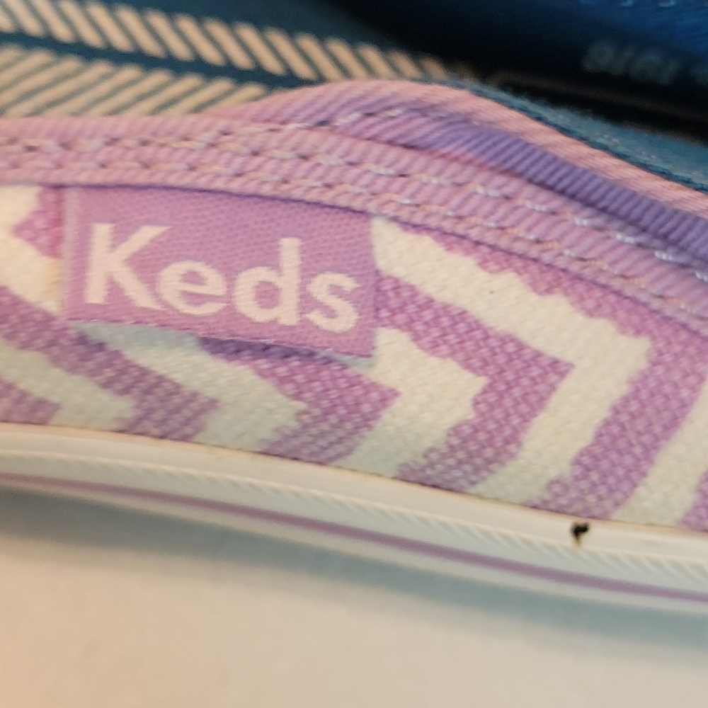 Keds lavende and white chevron slip in shoes size 9 - Picture 4 of 10